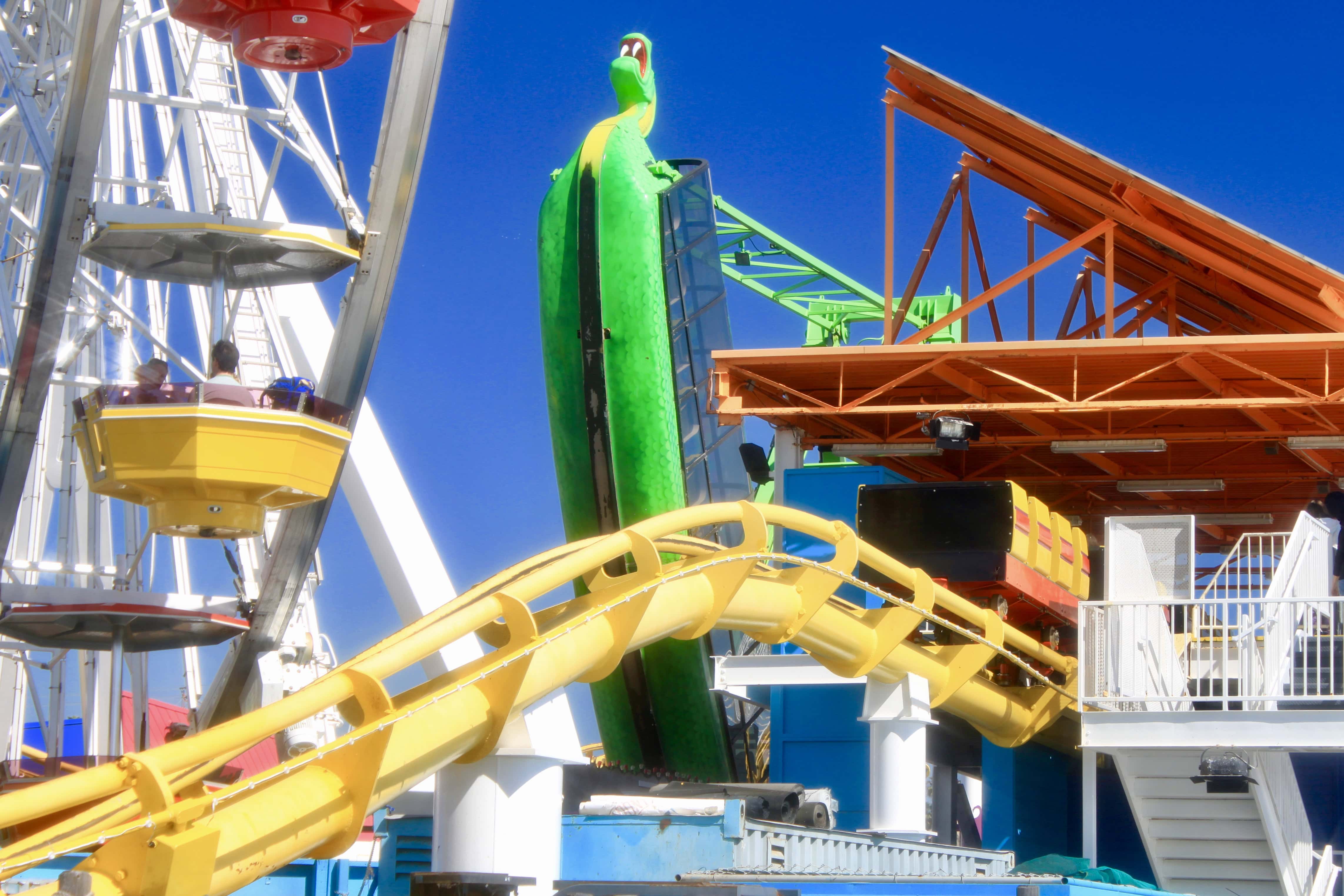 Rides at PacificPark by Jez Braithwaite
