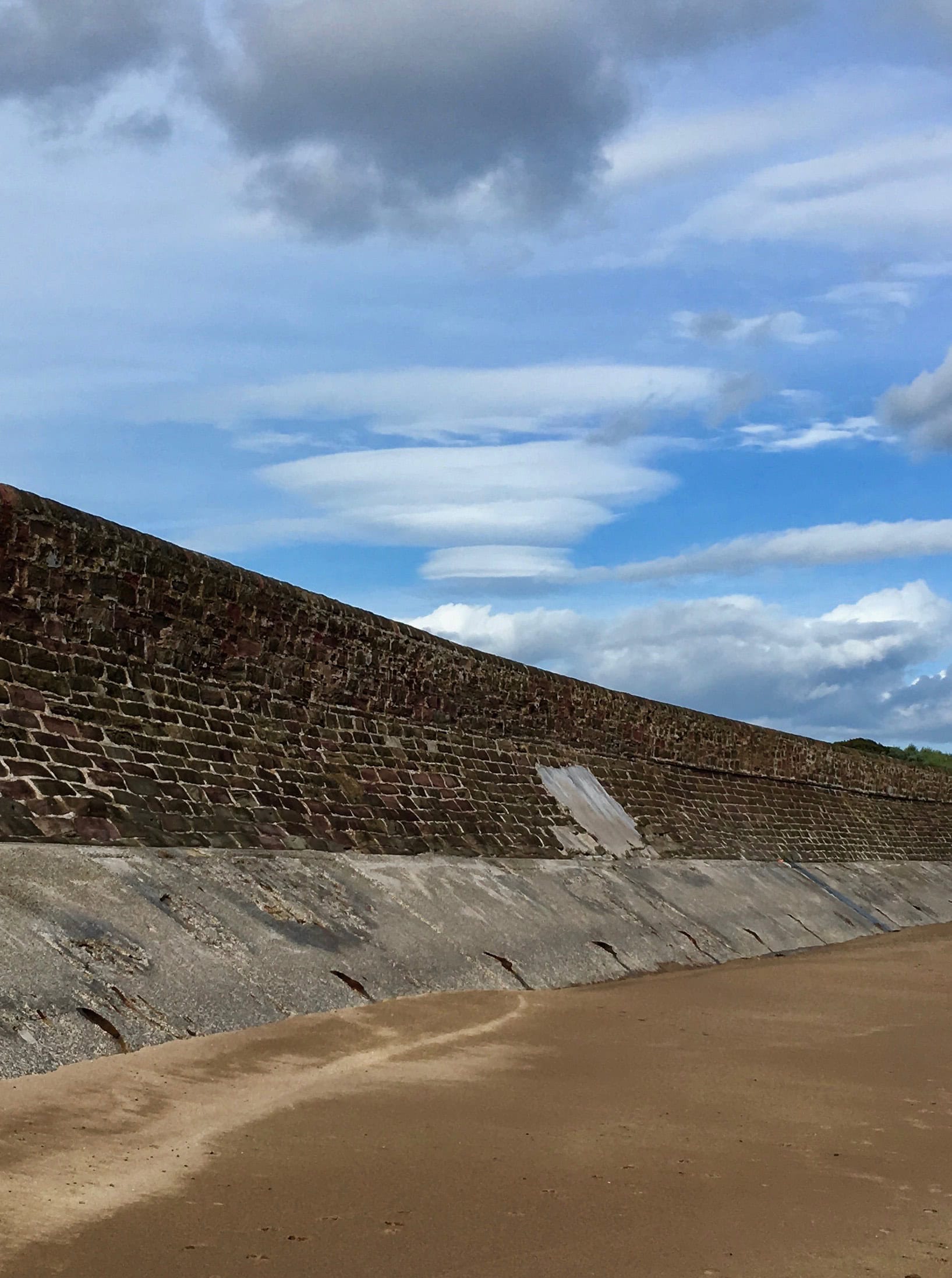 Lenticular cloud over Arbroath by Jez Braithwaite