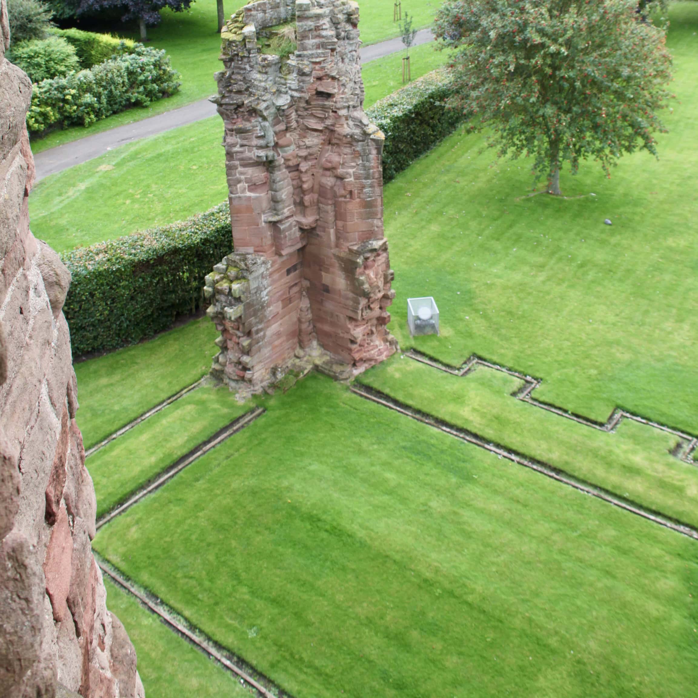 Arbroath Abbey Ruins by Jez Braithwaite