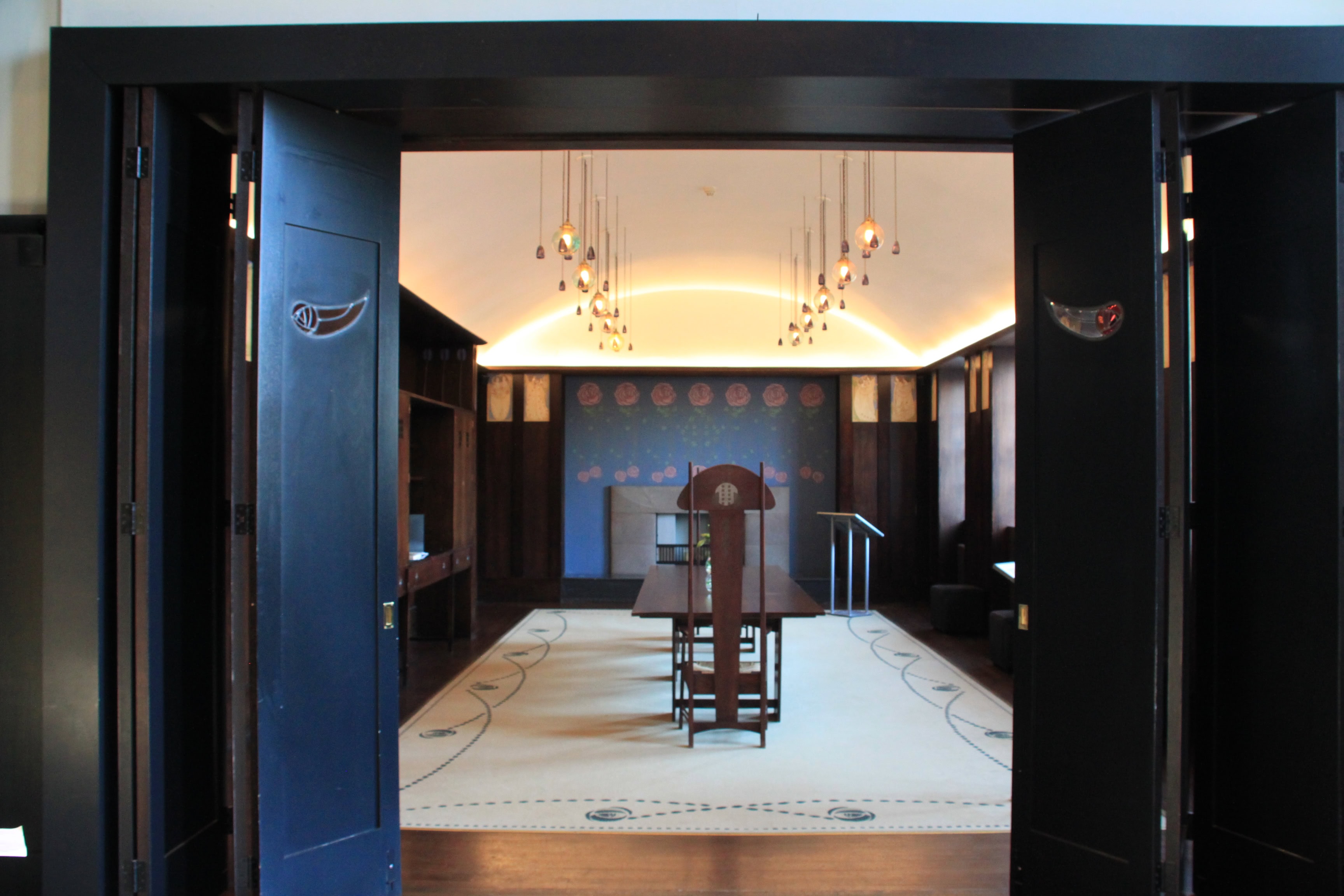 Doors into dining room by Jez Braithwaite