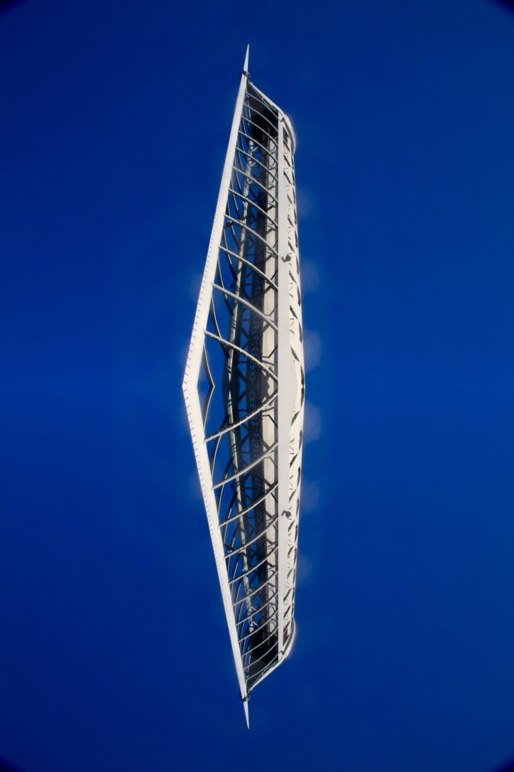 Glasgow Tower - Horizontal symmetry