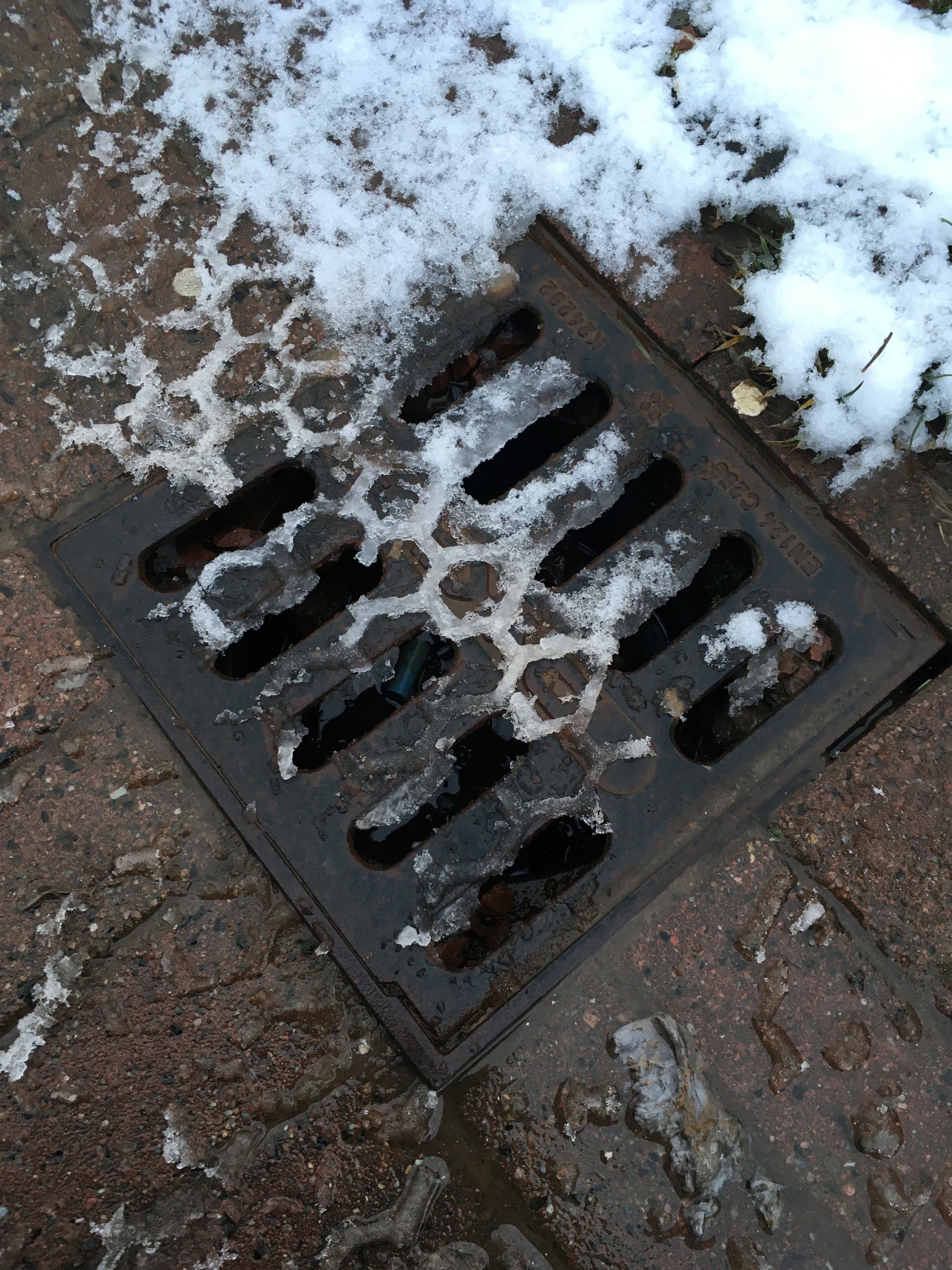 Grate post
