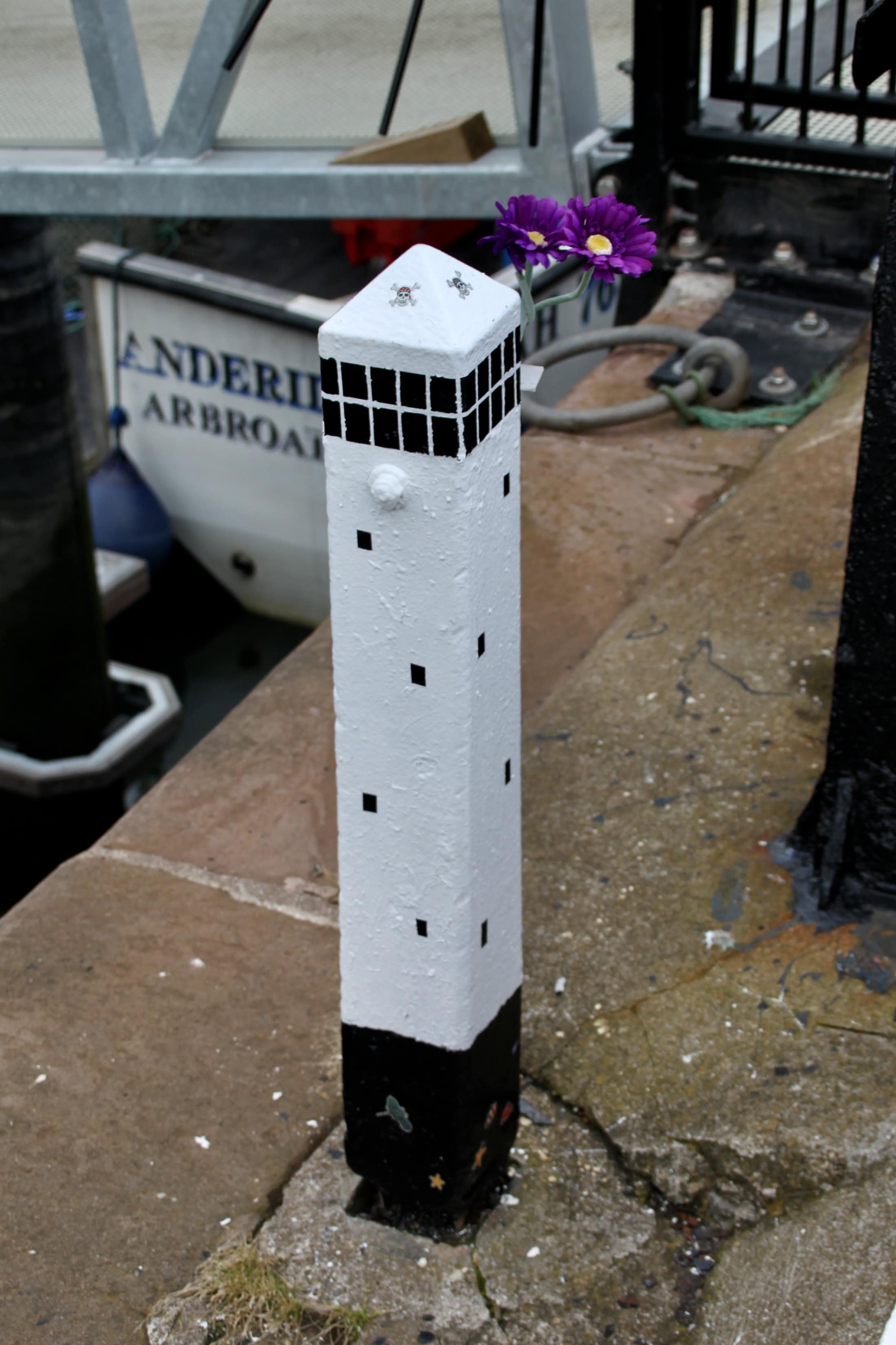 Lighthouse bollard