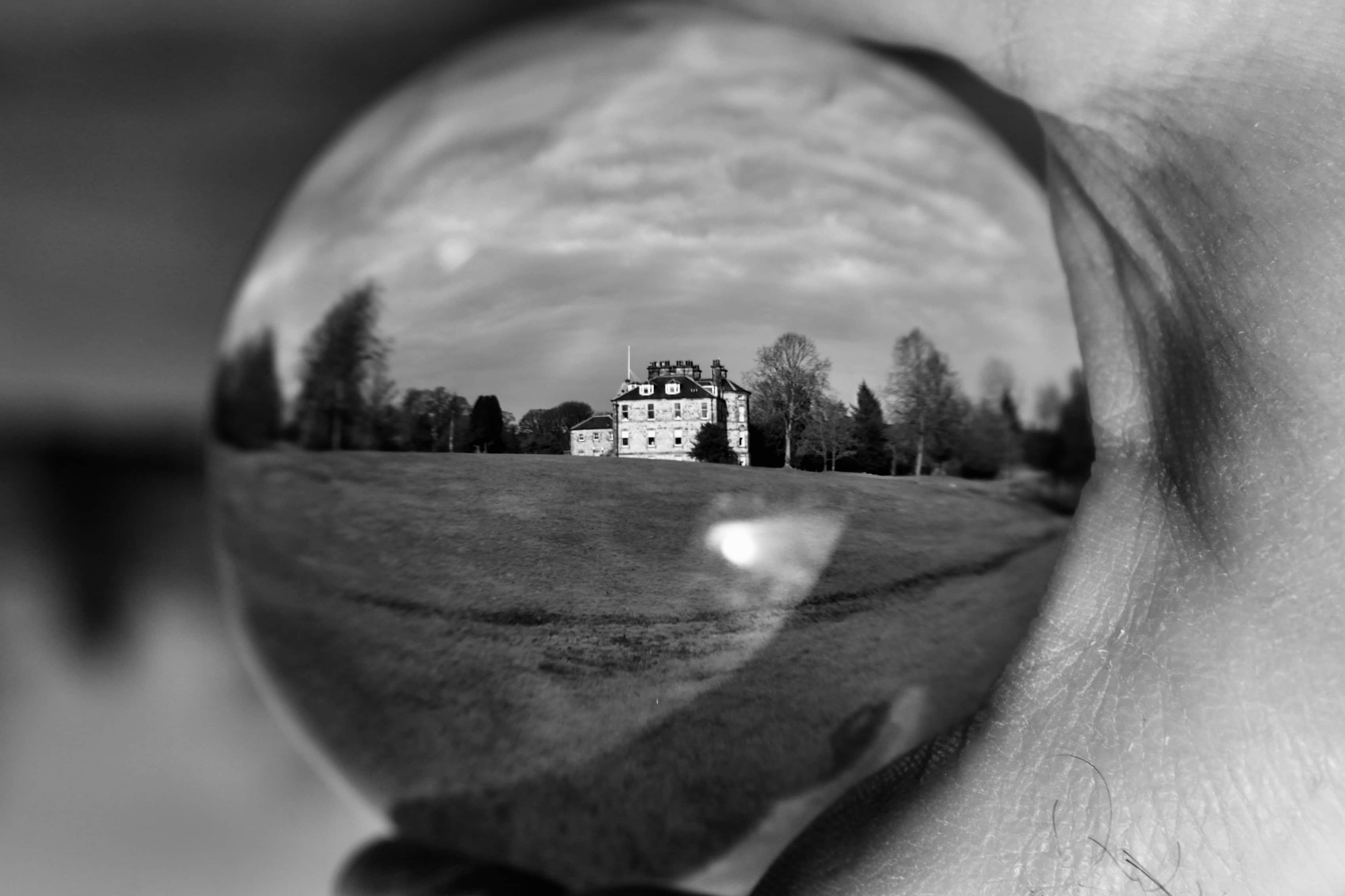 Lensball house