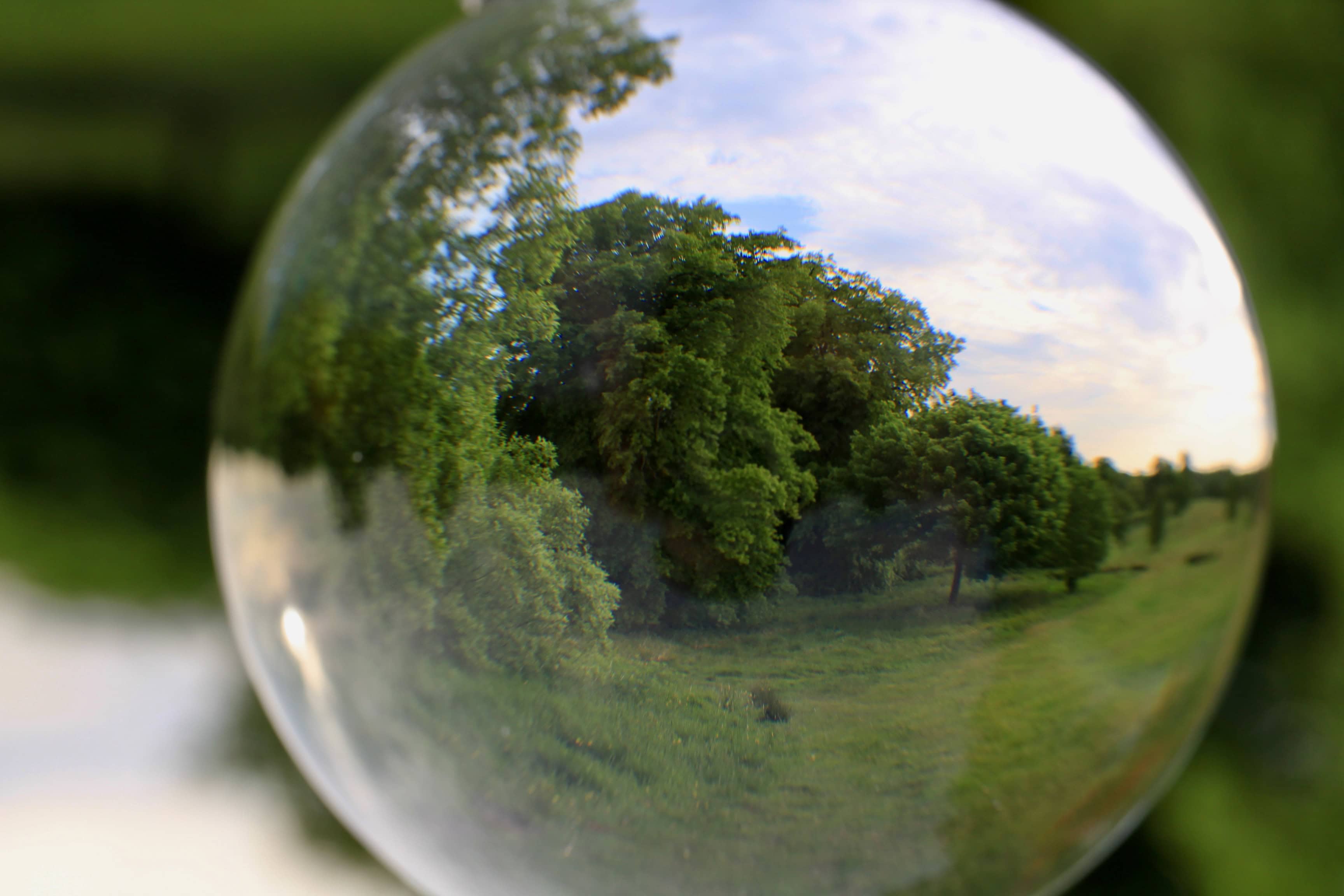 Lensball