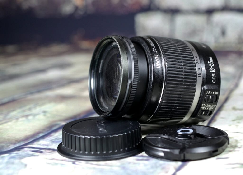 Canon EFS 18-55mm zoom lens