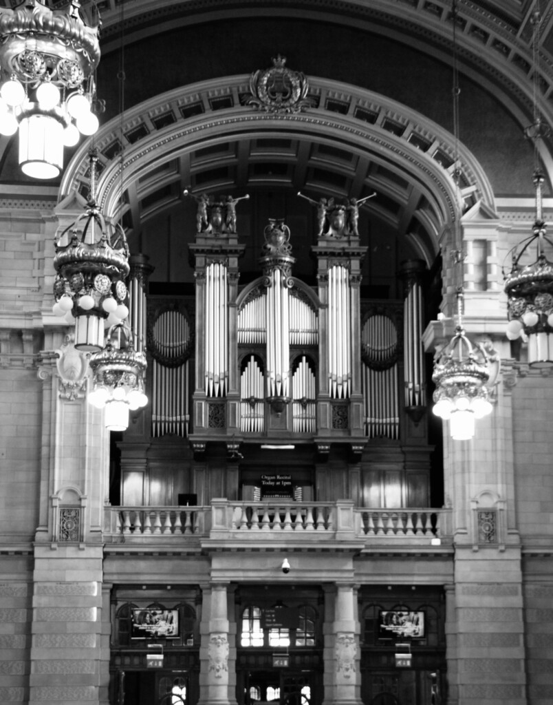 Pipe organ
