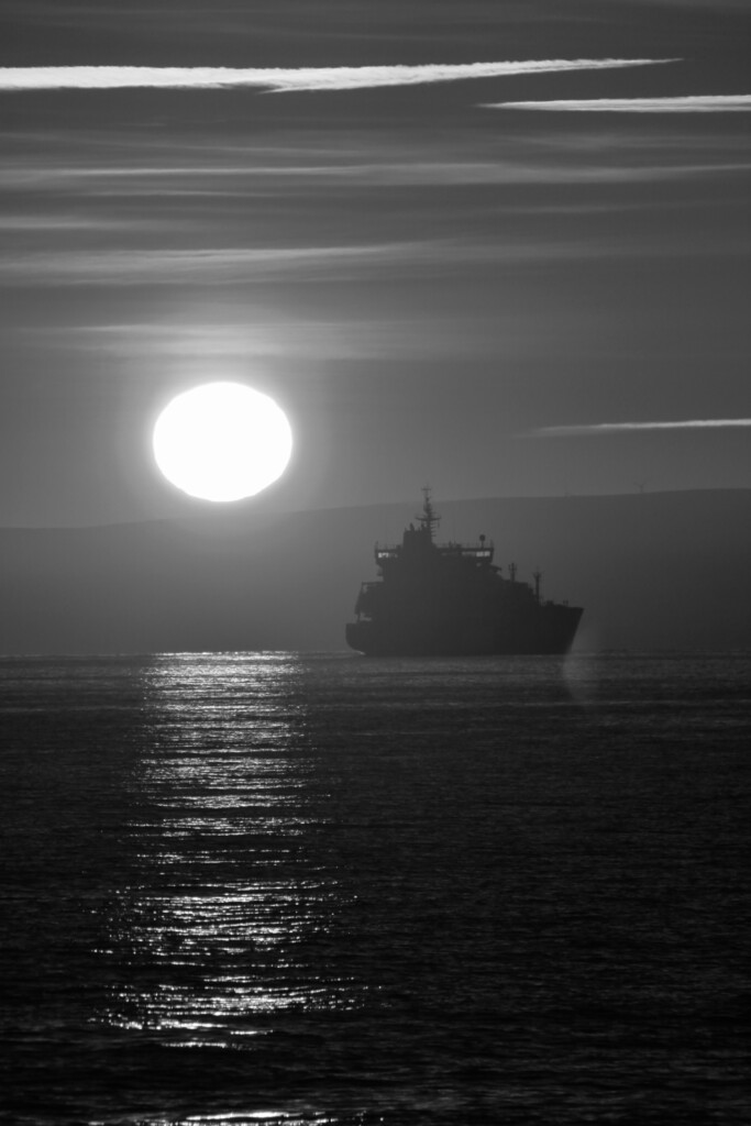 Early sun reflected in Firth of Forth