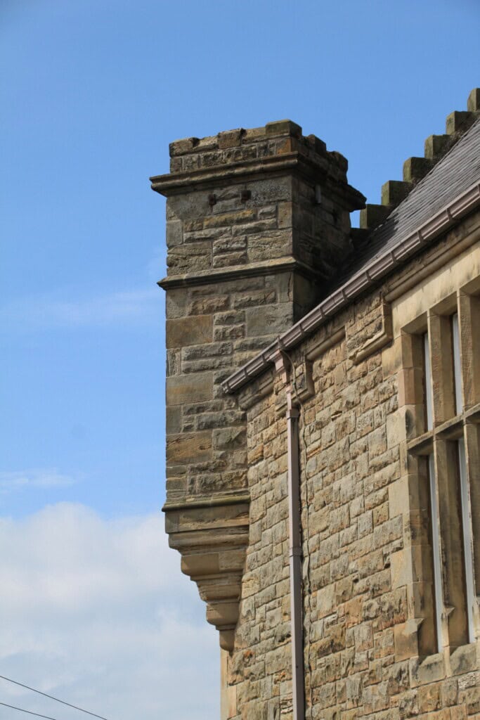 Corner turret
