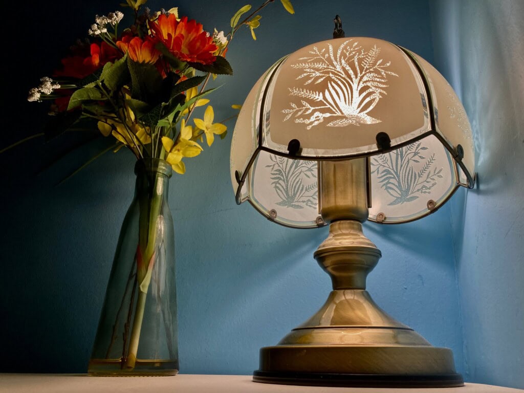 Bouquet & lamp