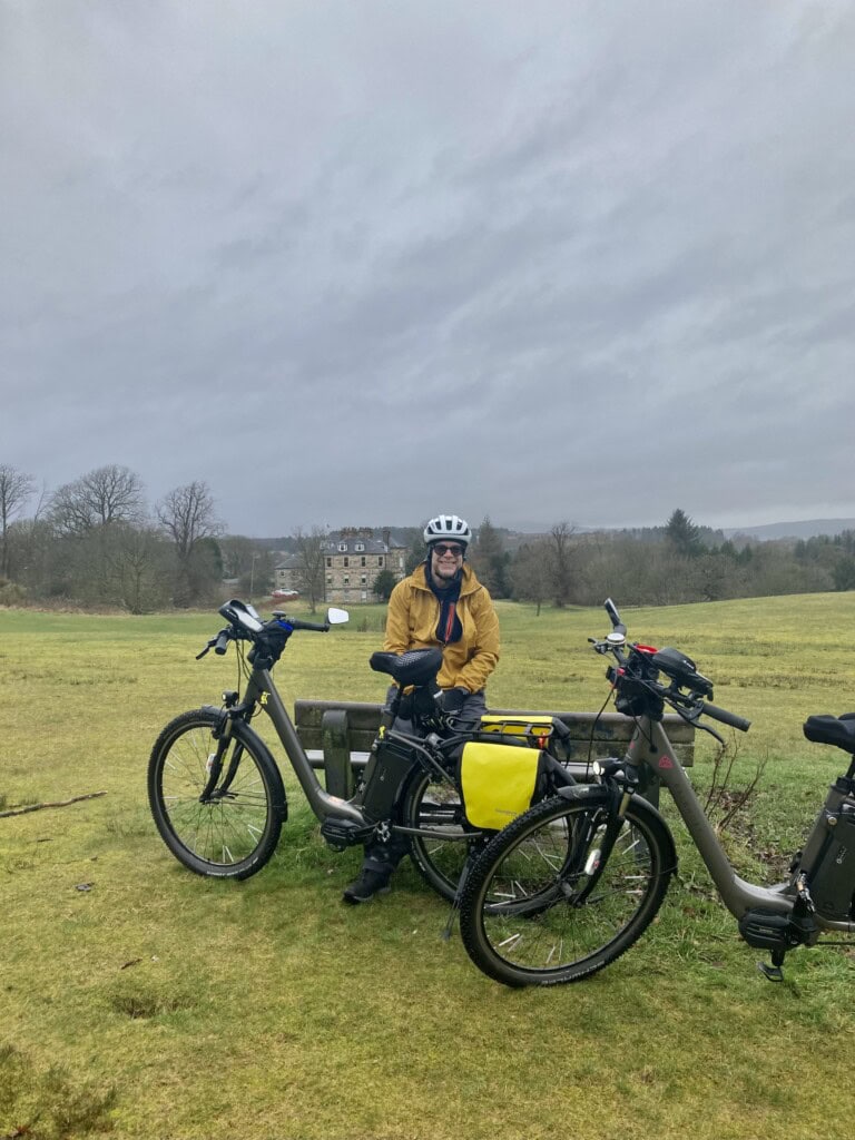 Cumbernauld House Park in the rain