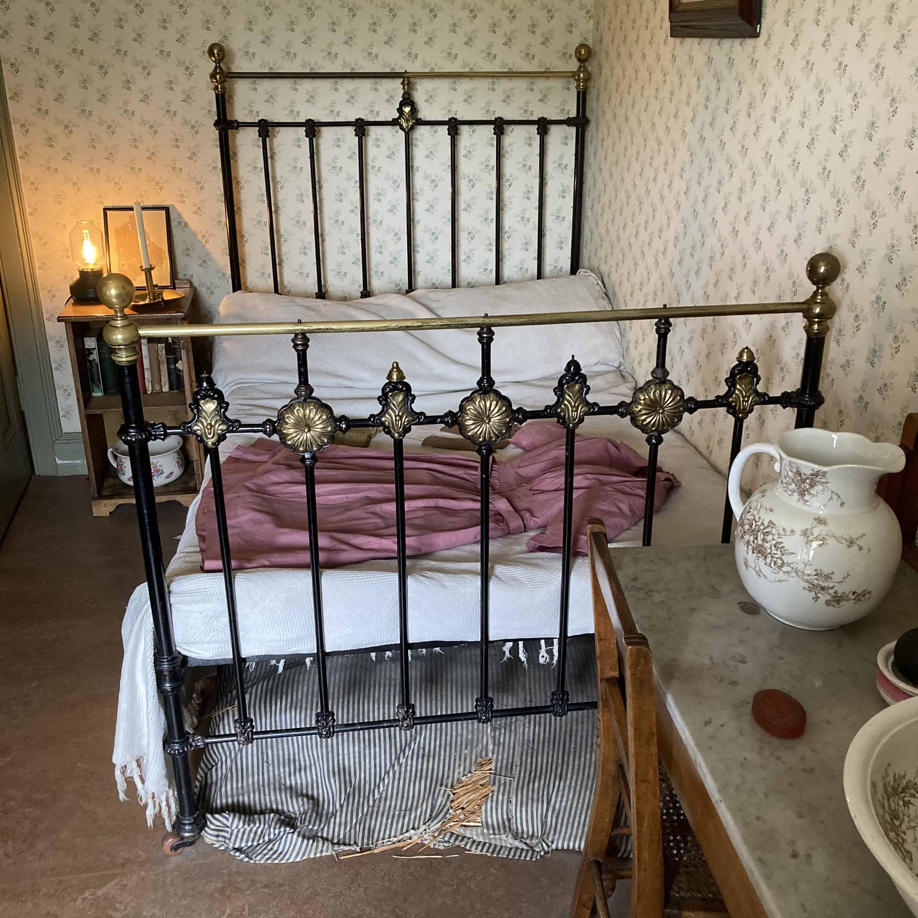 7 Decorations on a Bed End — #SevenforSeptember